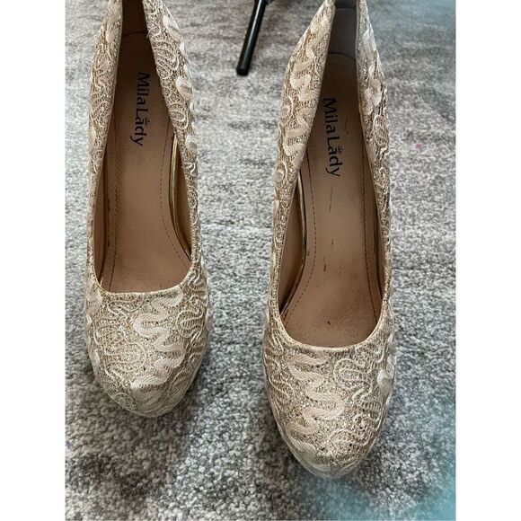 Women’s Lace Heels - Picture 6 of 17